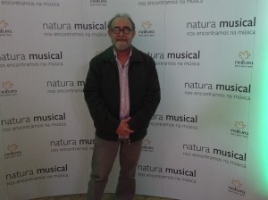 O diretor Riba de Castro durante anúncio dos contemplados pelo edital Natura Musical